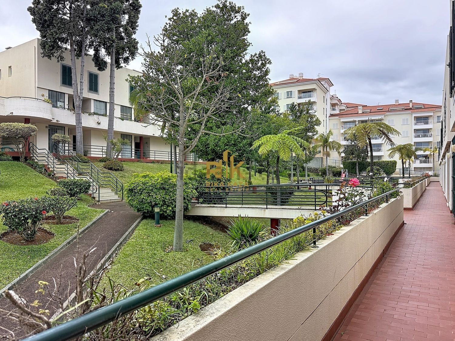 公寓 t4出售在Avenida da Madalena , Conjunto Habitacional Madalena , Bloco F2 s/n - 花园