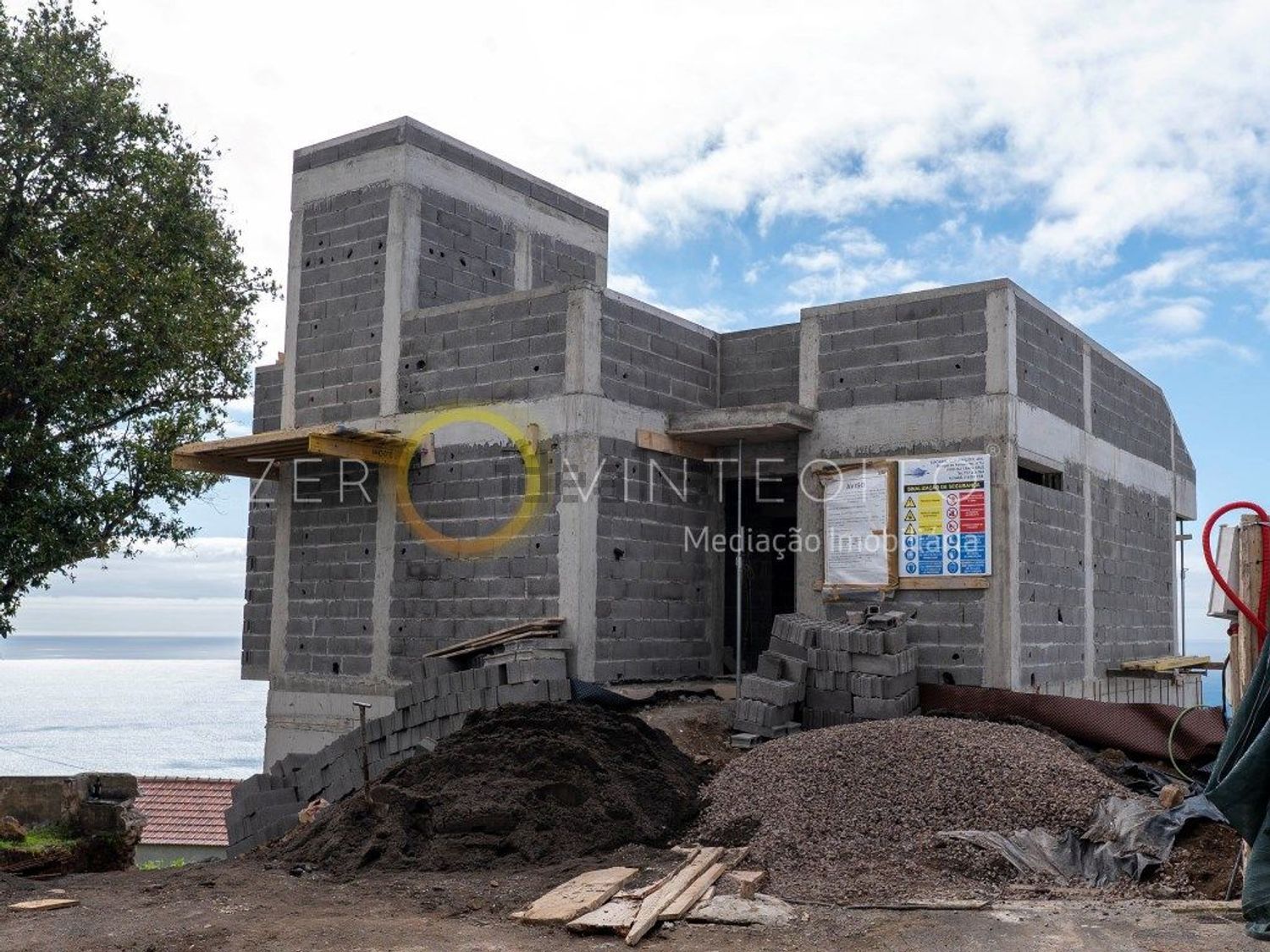 小楼房或独栋别墅出售在Rua Urbanização da Quinta de Santana - 视线