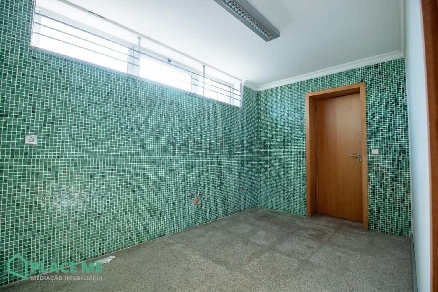 小楼房或独栋别墅出售在Avenida Doutor António Ribeiro Guimarães s/n - 照片