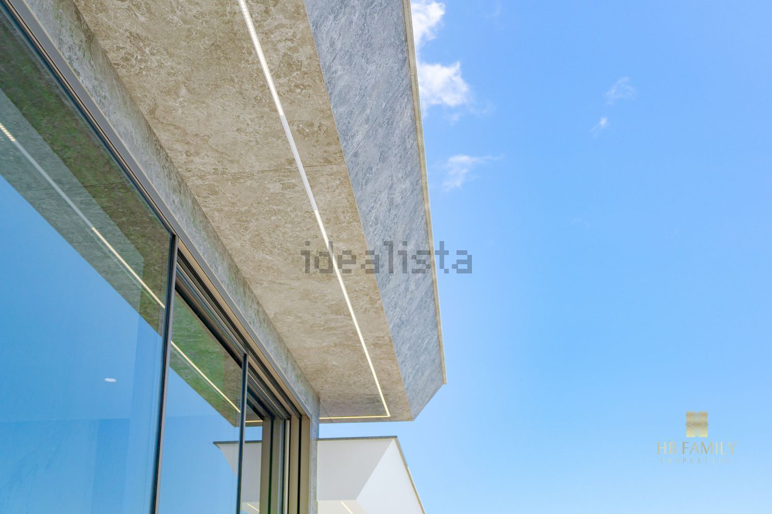小楼房或独栋别墅出售在Rua da Fazendinha - 详情