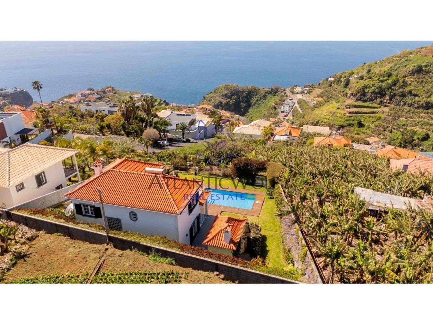 小楼房或独栋别墅出售在Estrada da Urb. Vista Mar e Sol, 11 - 照片