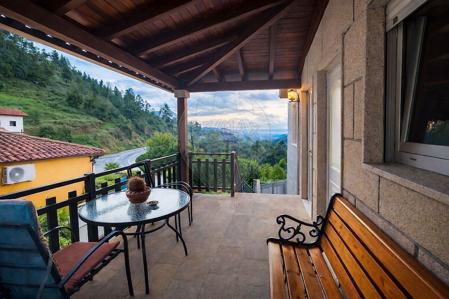 小楼房或独栋别墅出售在Rua da Foz s/n - 阳台