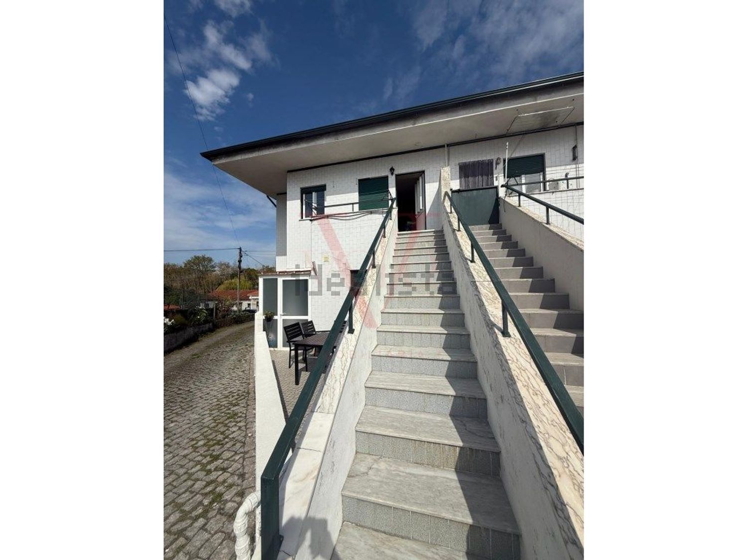 小楼房出售在Rua da Boucinha - 详情