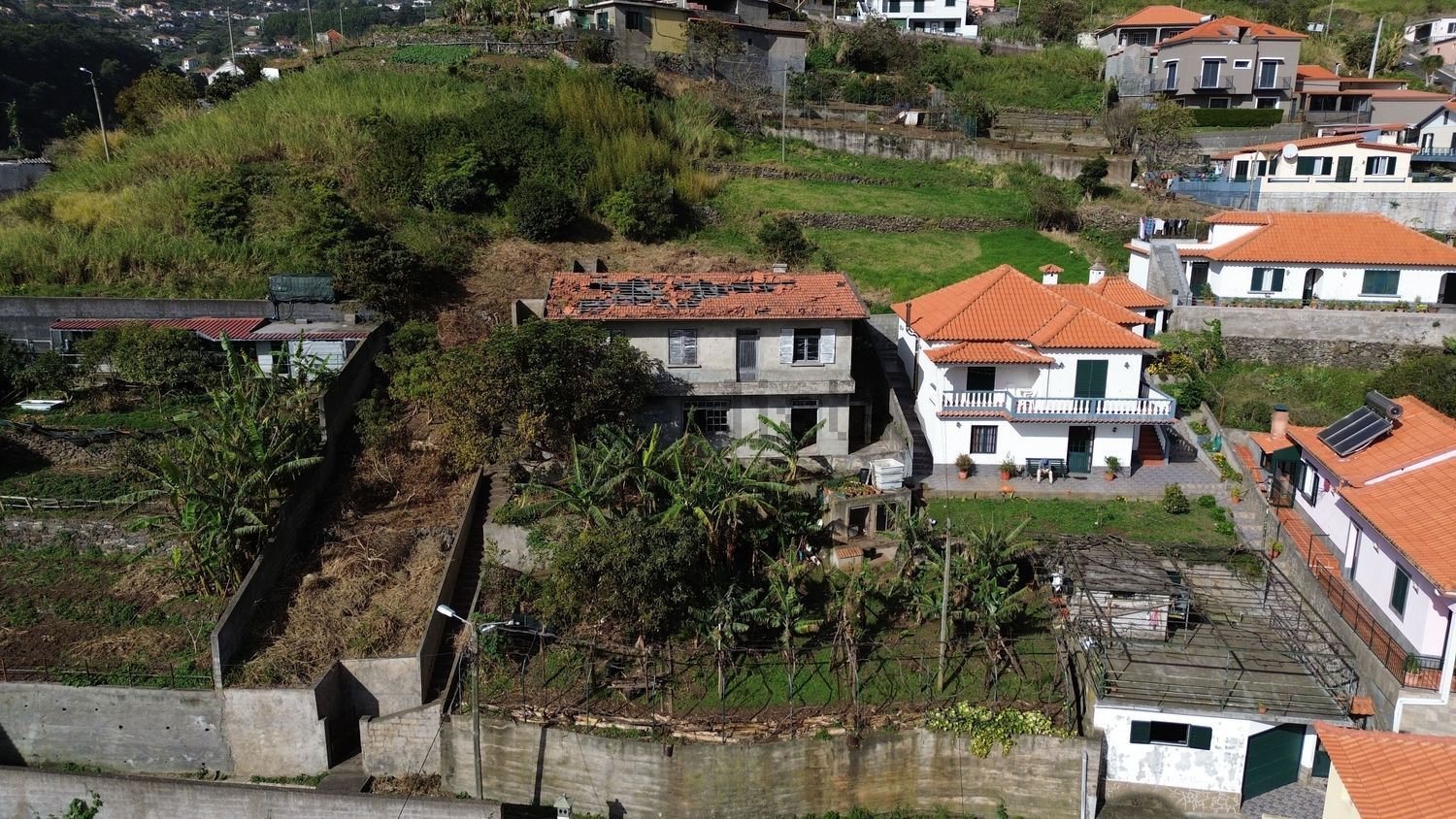 小楼房或独栋别墅出售在Estrada do Lombo do Xeque - 外立面