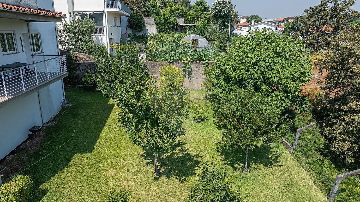 小楼房或独栋别墅出售在Rua de Santa Maria - 花园