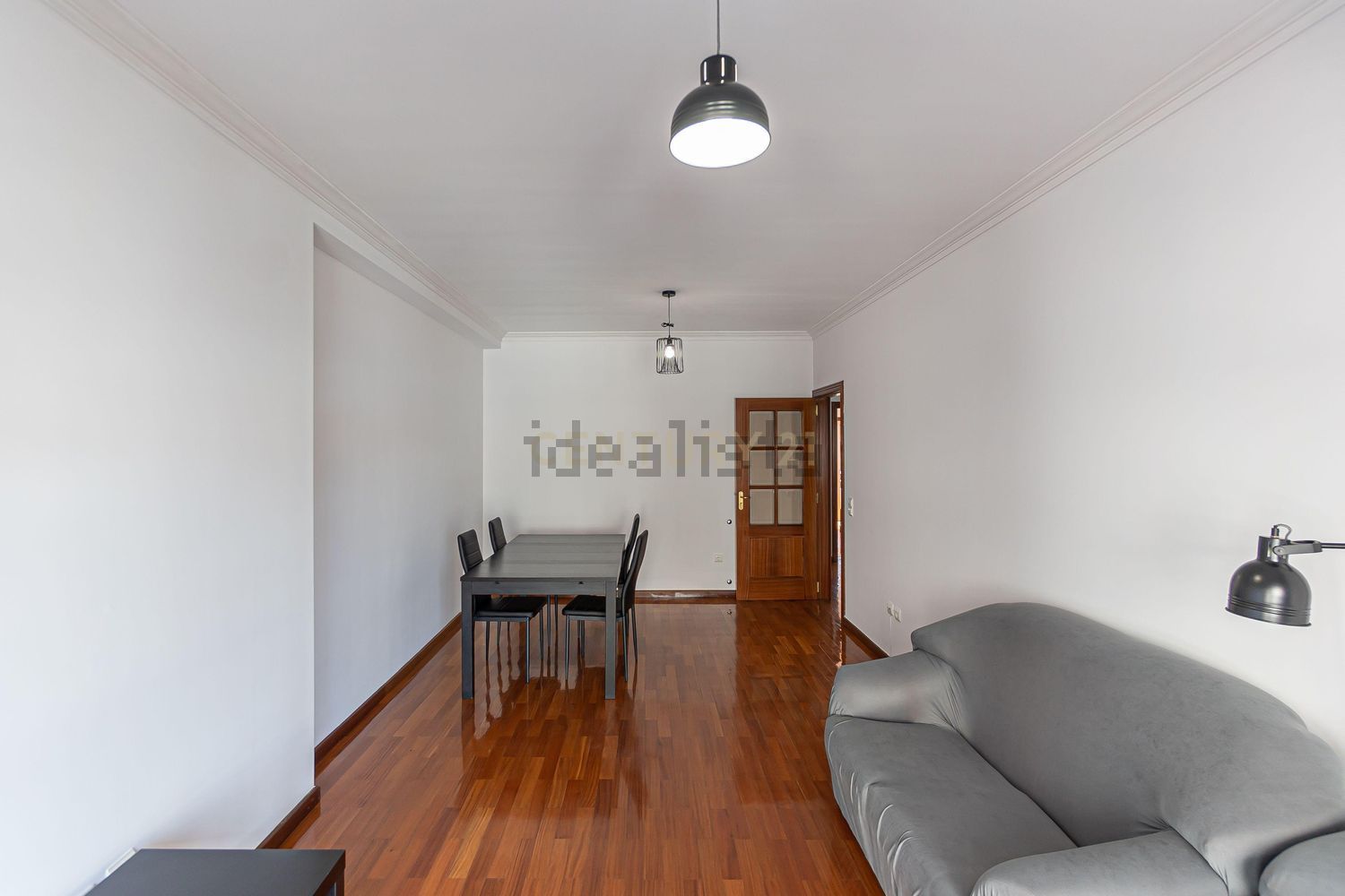 出租公寓 t2在Avenida Dom João I, 689 - 客厅