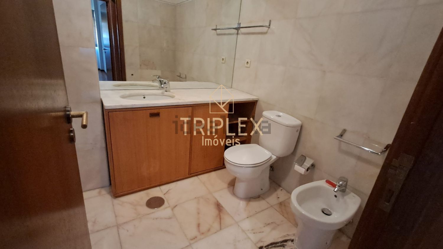 出租公寓 t2在 Nogueira e Silva Escura - 卫生间