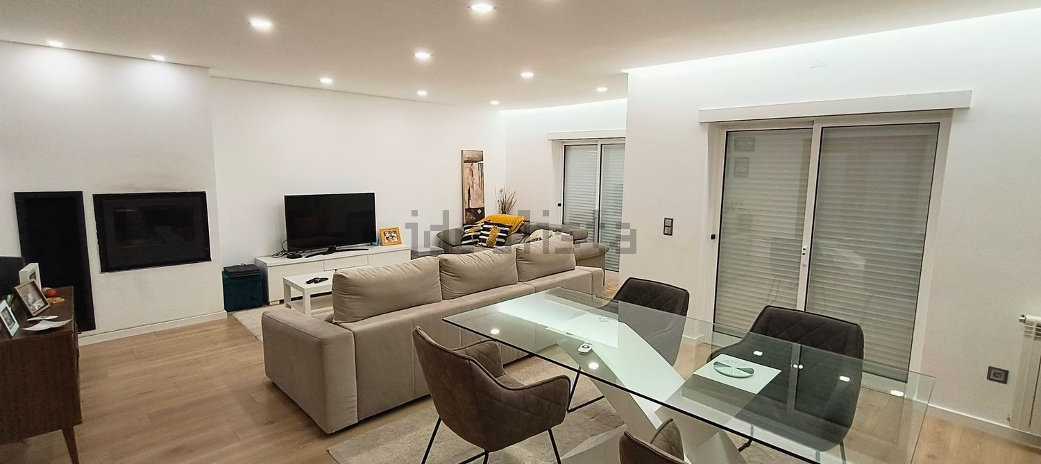 双拼别墅出售在Rua Gestal - 客厅