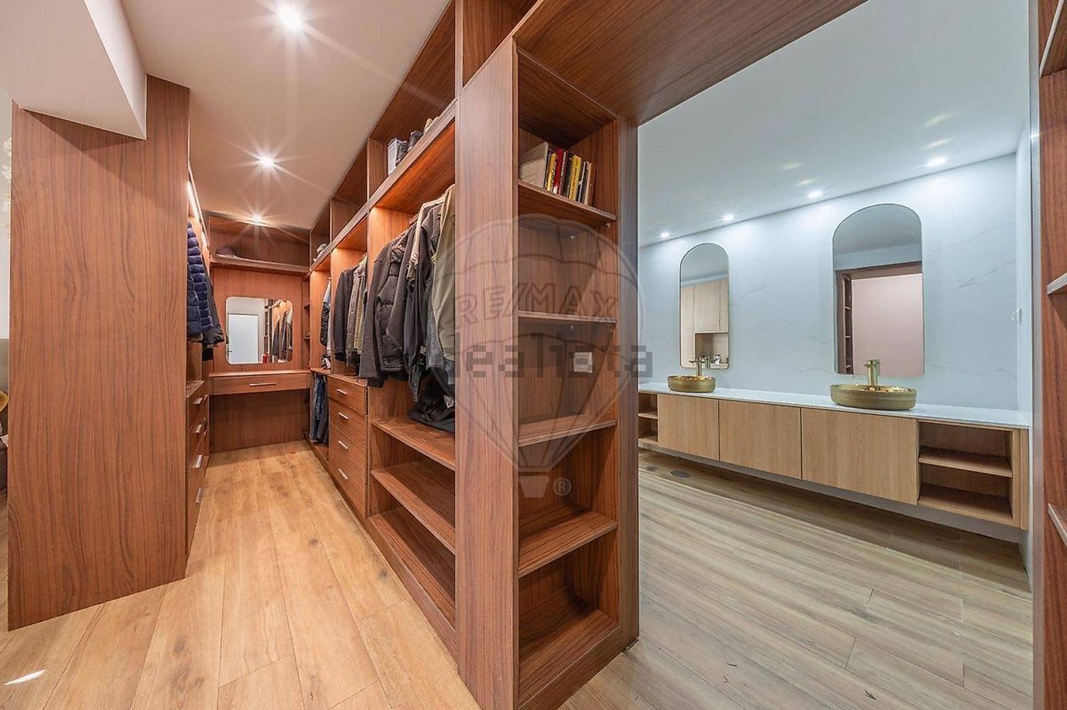 小楼房或独栋别墅出售在Rua do Miradouro - 试衣间