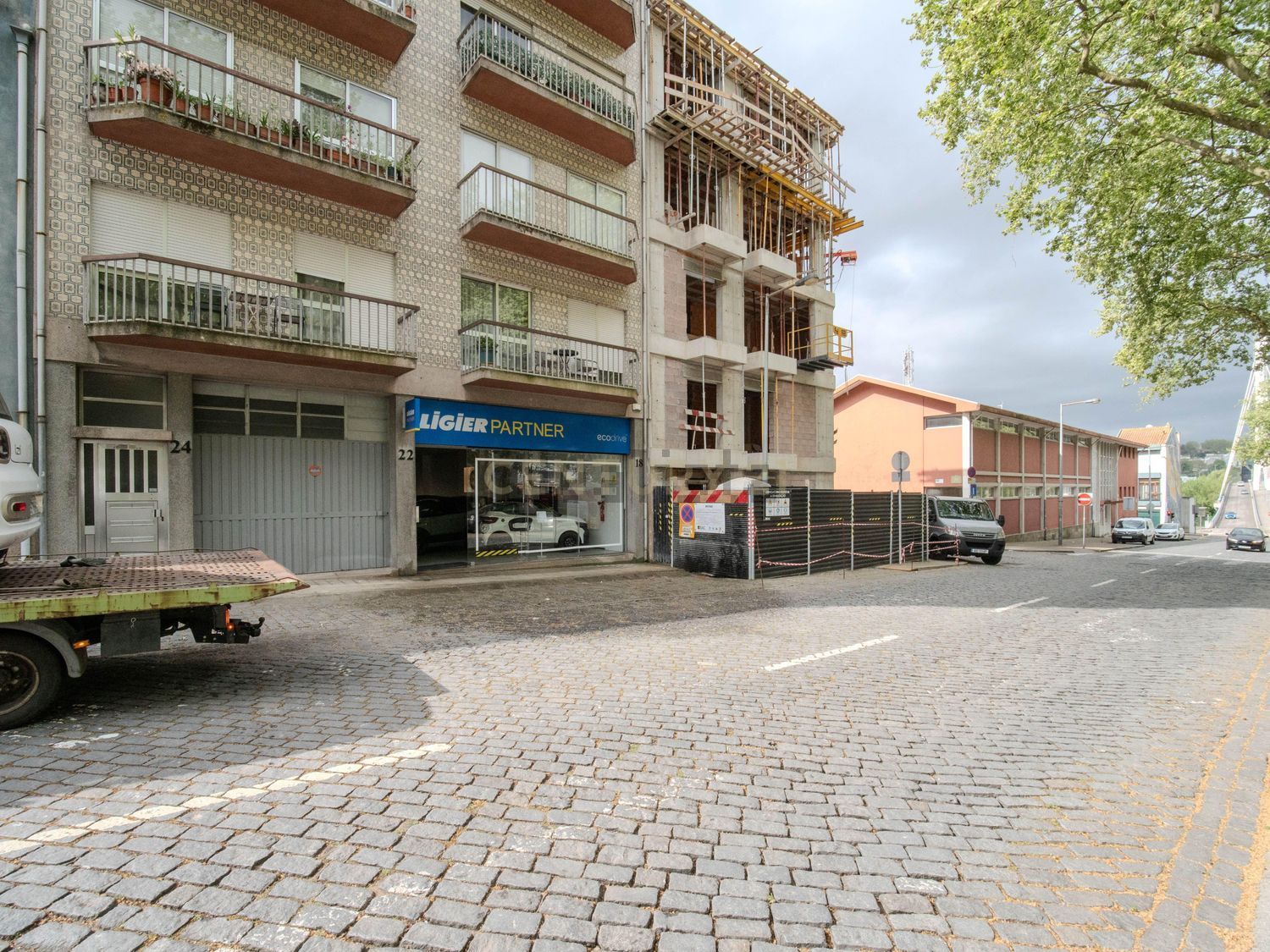 公寓 t3出售在Praça da Corujeira, 24 - 视线