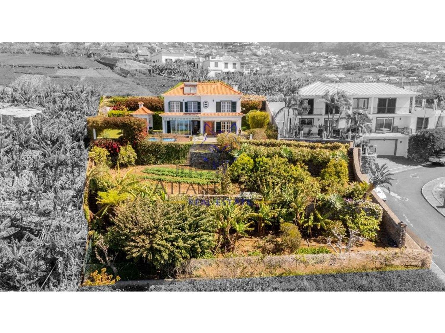 小楼房或独栋别墅出售在Estrada da Urb. Vista Mar e Sol, 11 - 照片