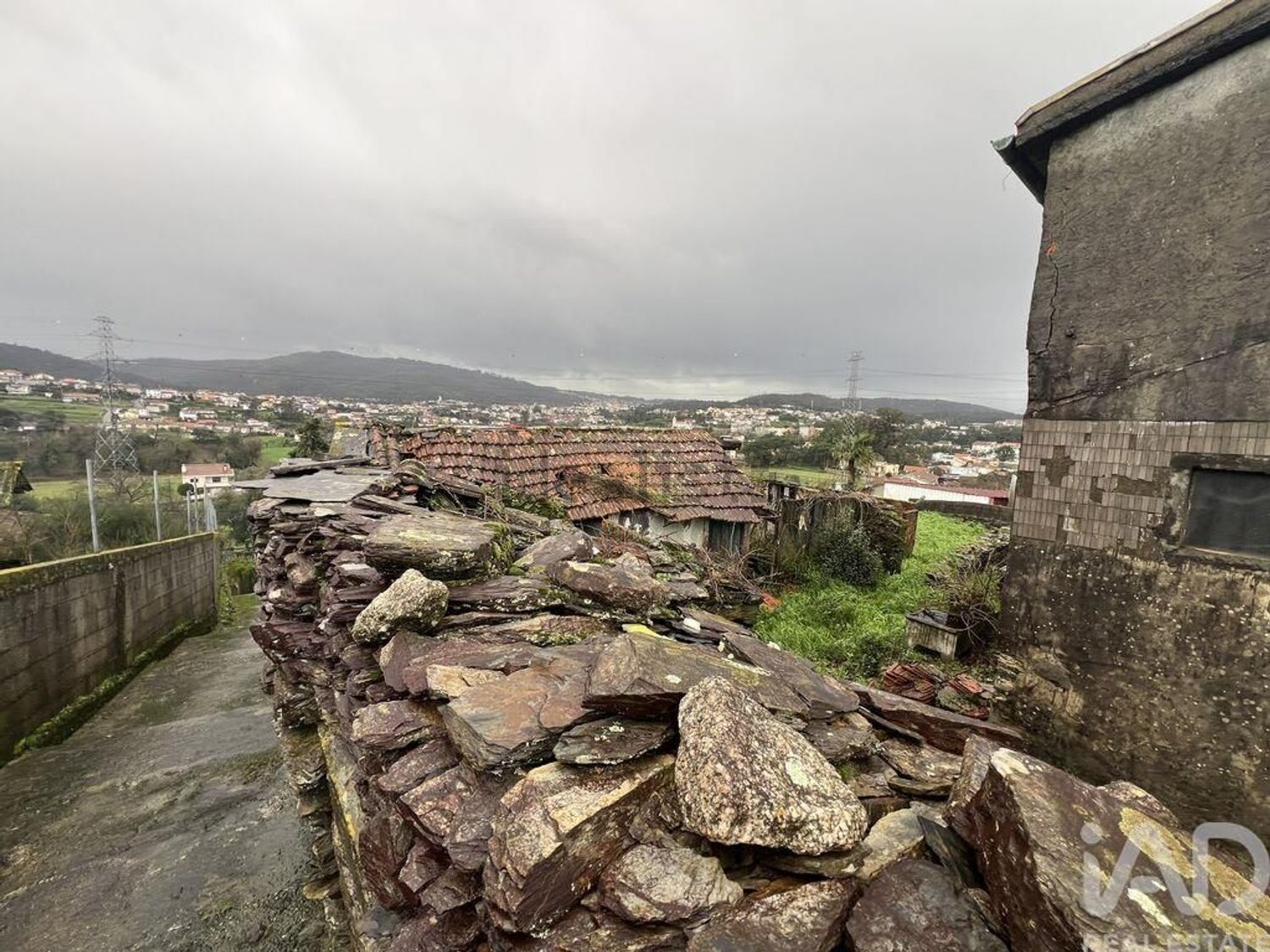 小楼房或独栋别墅出售在Campo e Sobrado - 花园