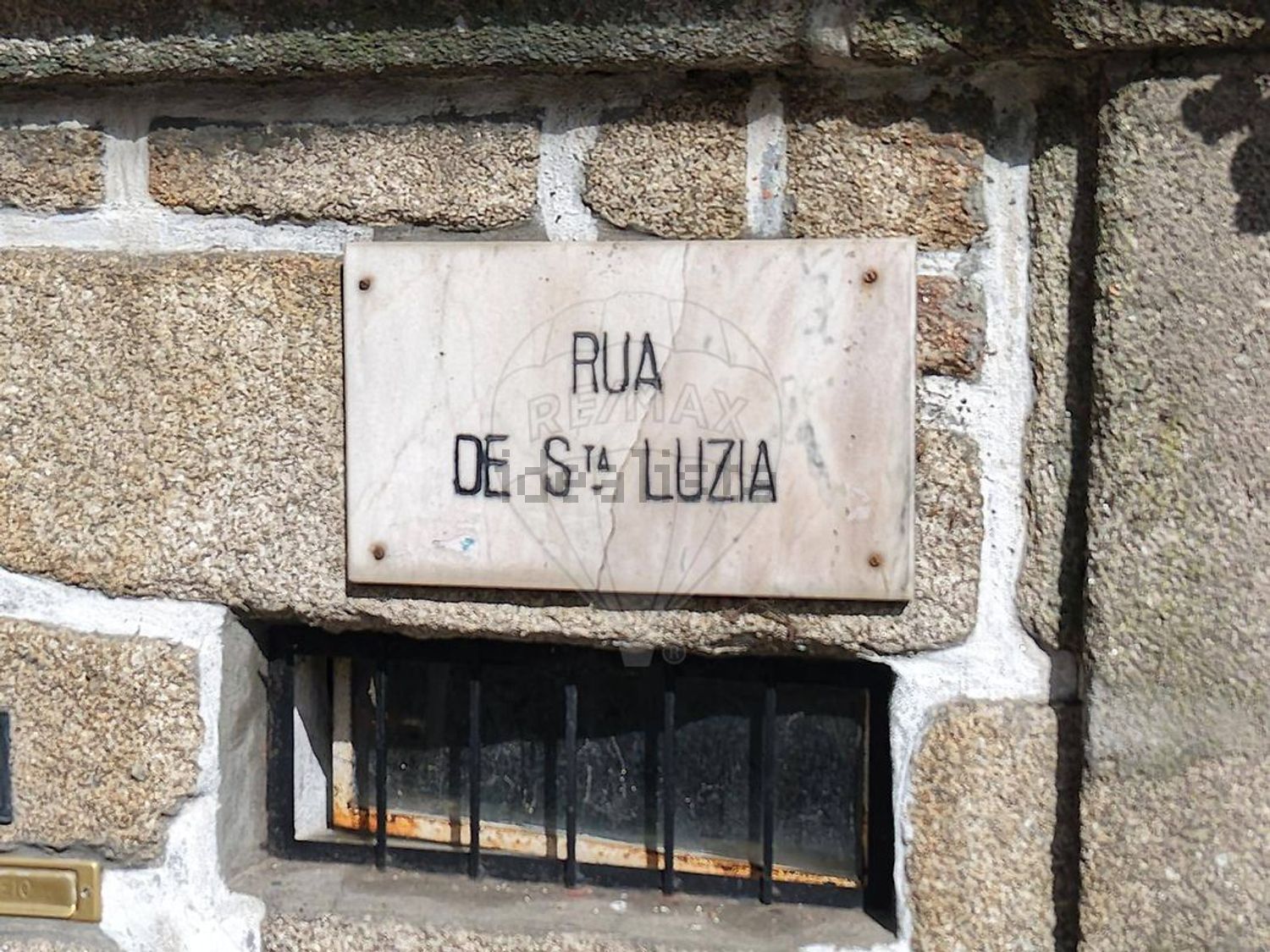 小楼房或独栋别墅出售在Avenida Dom Duarte Pio de Bragança - 照片
