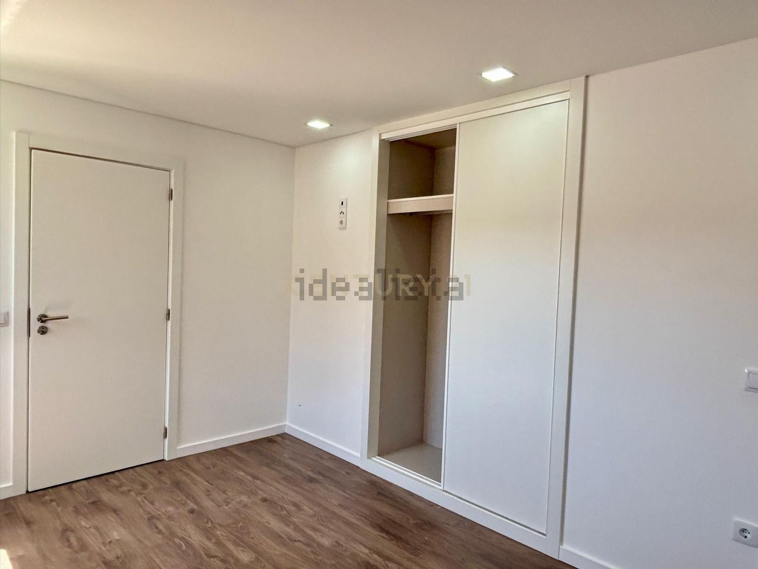 公寓 t2出售在Bairro São José, 8 - 试衣间