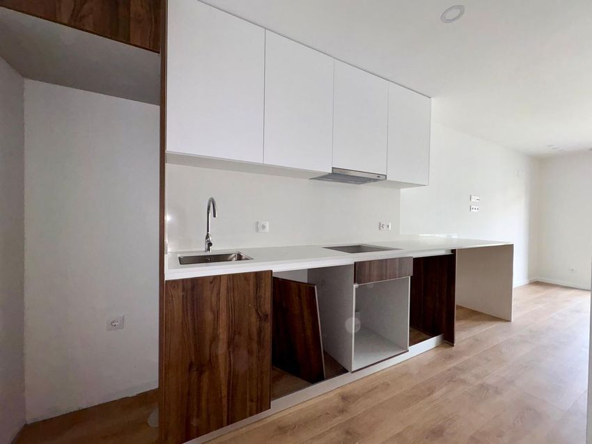 T0（单人公寓）出售在Largo da Devesa, 7