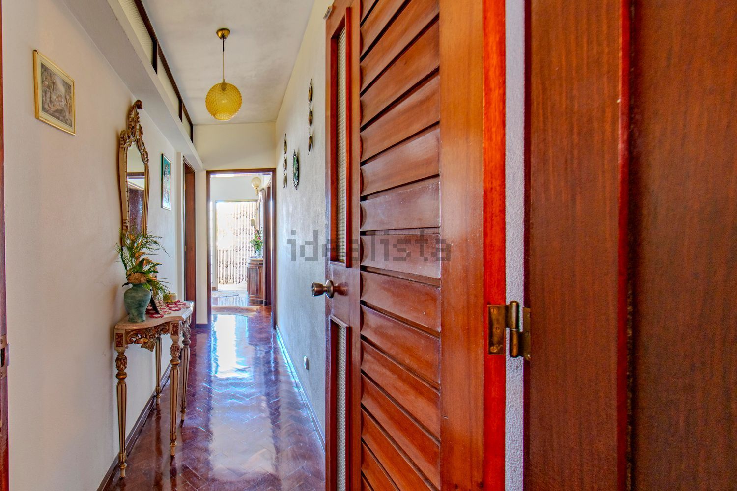 小楼房或独栋别墅出售在Avenida Lidador da Maia - 过道