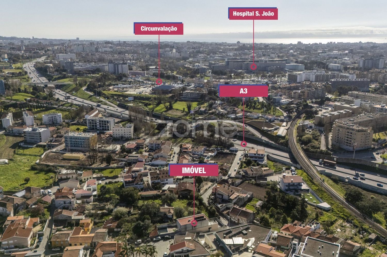 小楼房或独栋别墅出售在Rua Plácido de Abreu, 141 - 详情