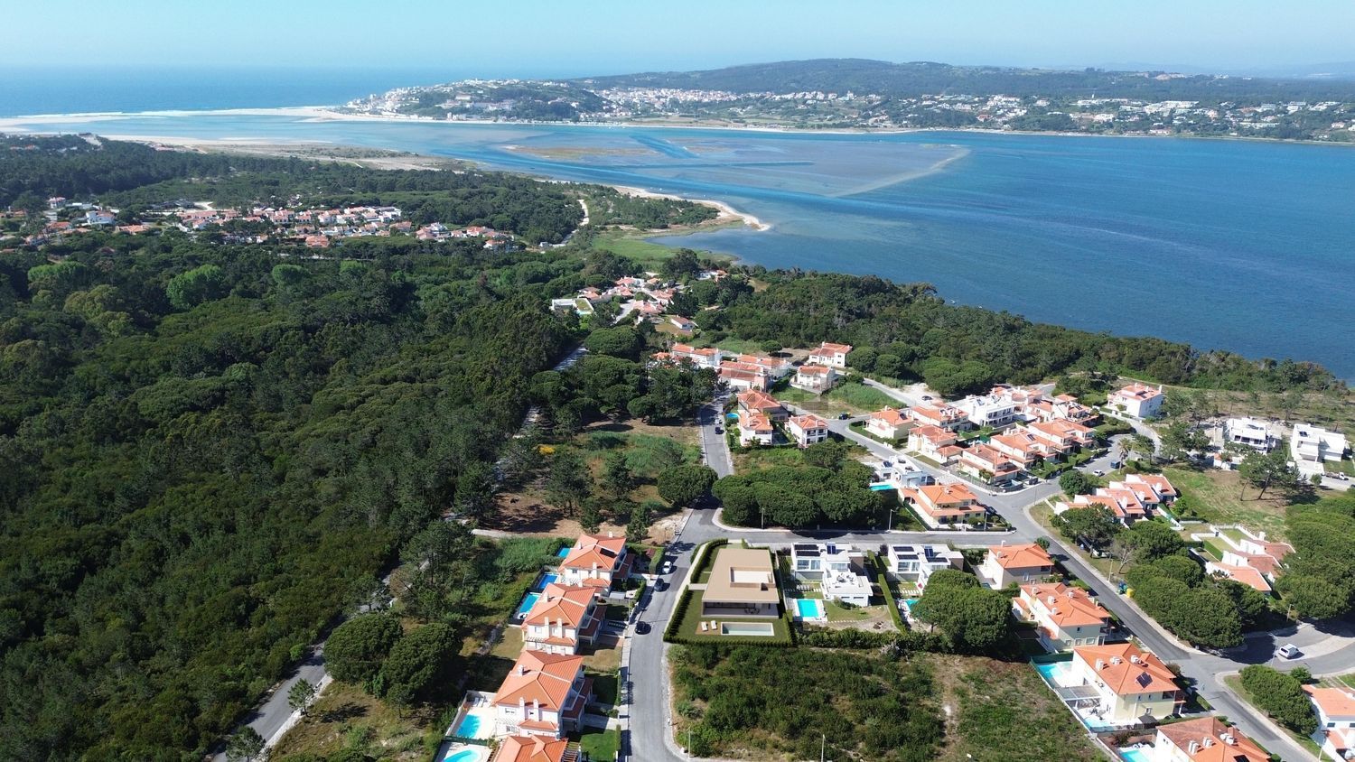 小楼房或独栋别墅出售在Rua do Veleiro, 176 - 视线