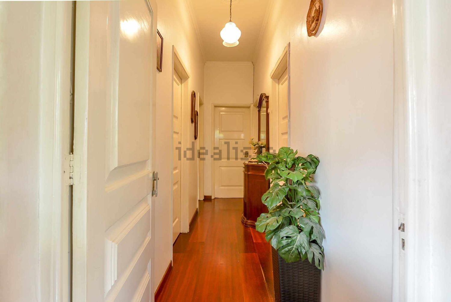 小楼房或独栋别墅出售在Estrada Doutor João Abel de Freitas, 43 - 过道