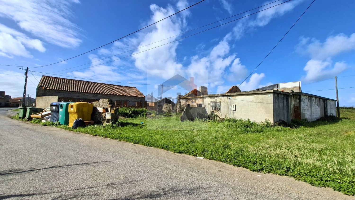 小楼房或独栋别墅出售在Santo Onofre e Serra do Bouro - 外立面