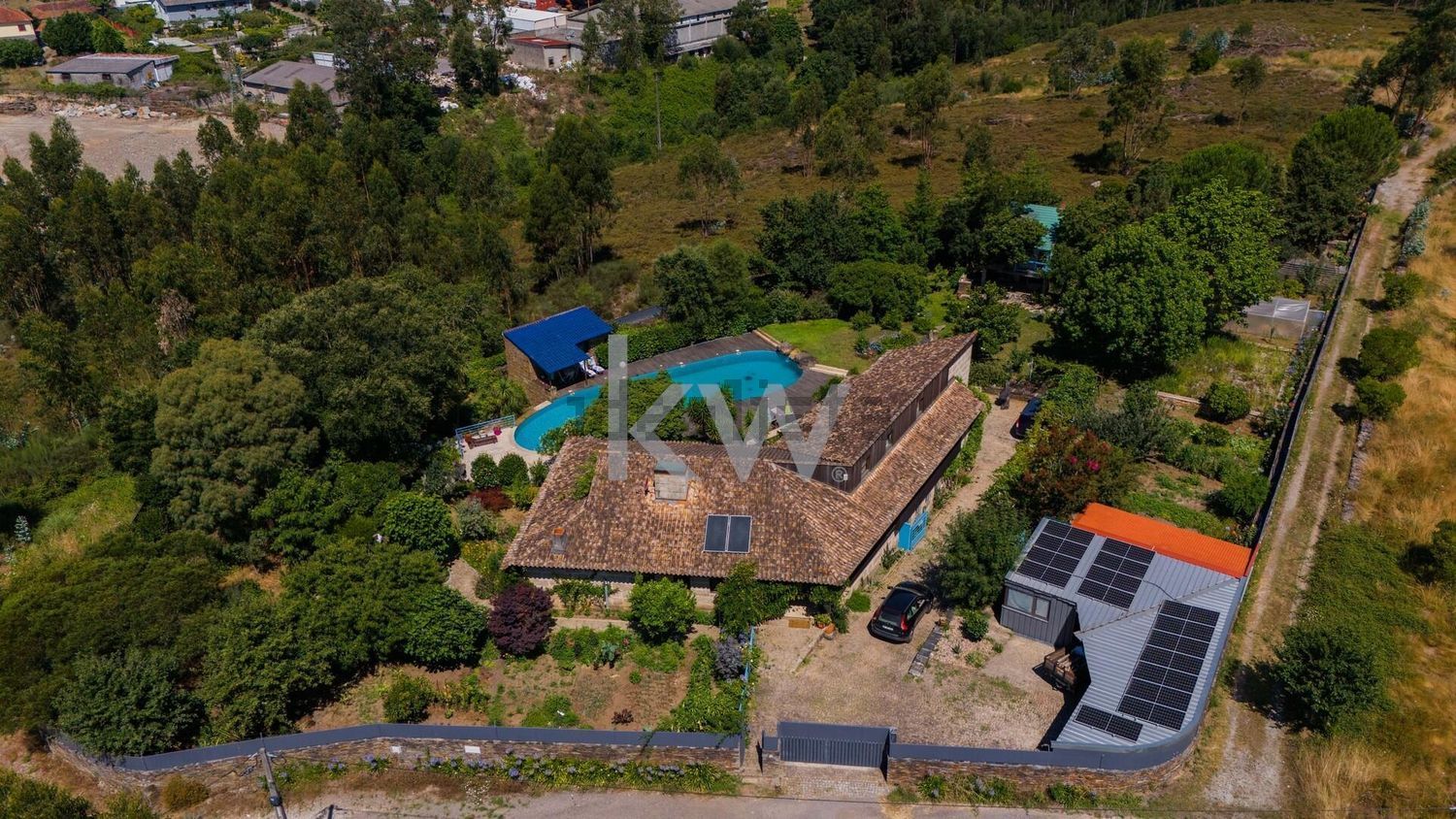 小楼房或别墅出售在Rua de Vale Lameiro, 4585 - 花园