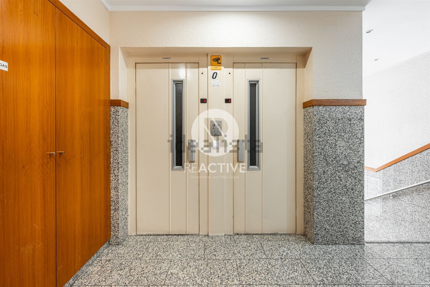 公寓 t2出售在Avenida Sport Clube Castêlo da Maia - 电梯