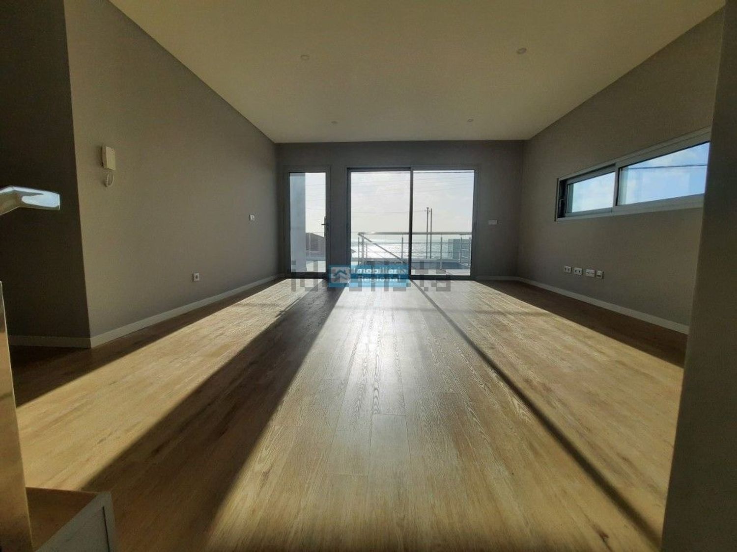 小楼房或独栋别墅出售在Paul do Mar - 客厅