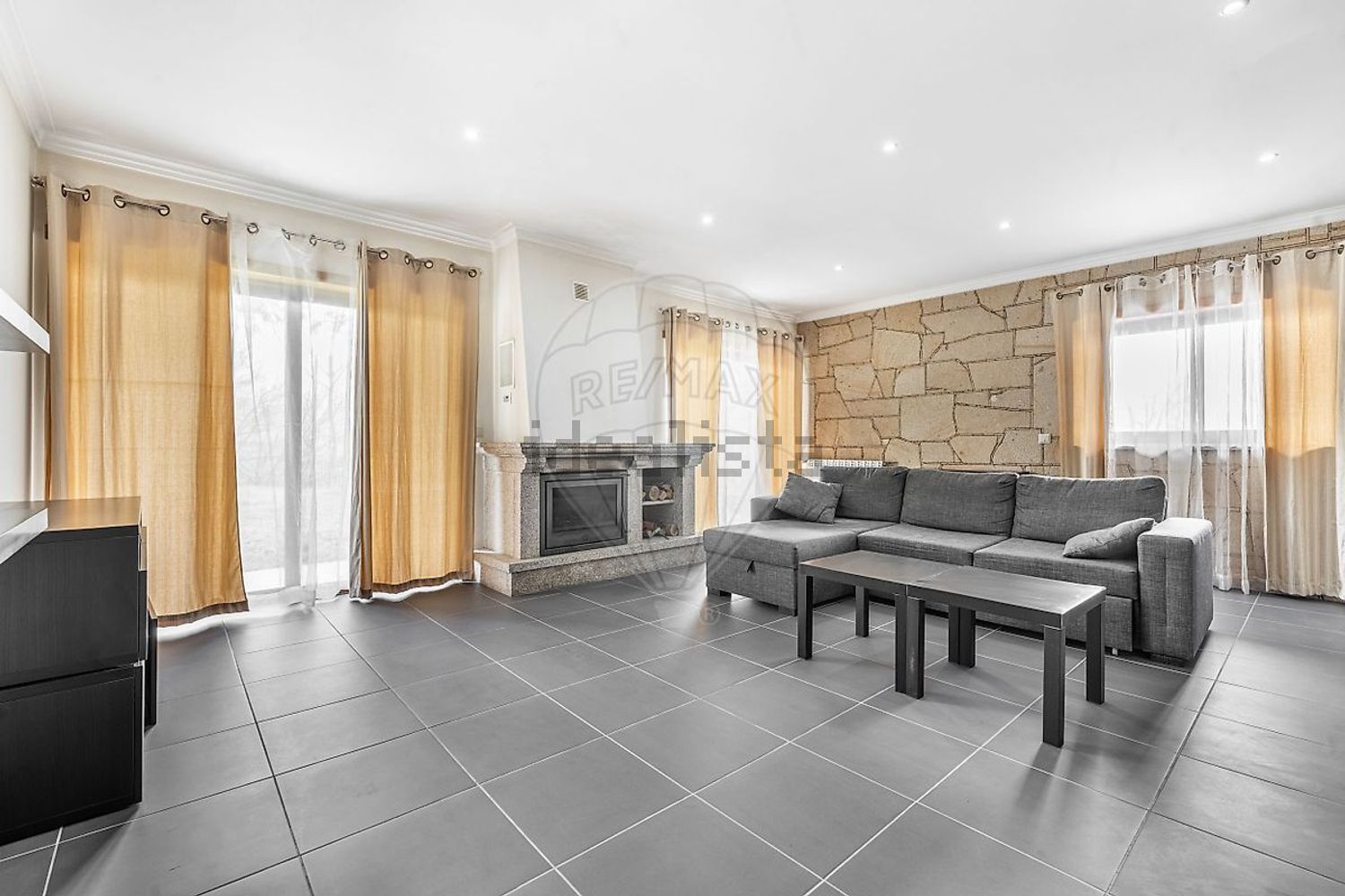 小楼房或独栋别墅出售Lugar de Padrós, 4840-050, Chamoim e Vilar, Terras de Bouro, Braga s/n - 客厅