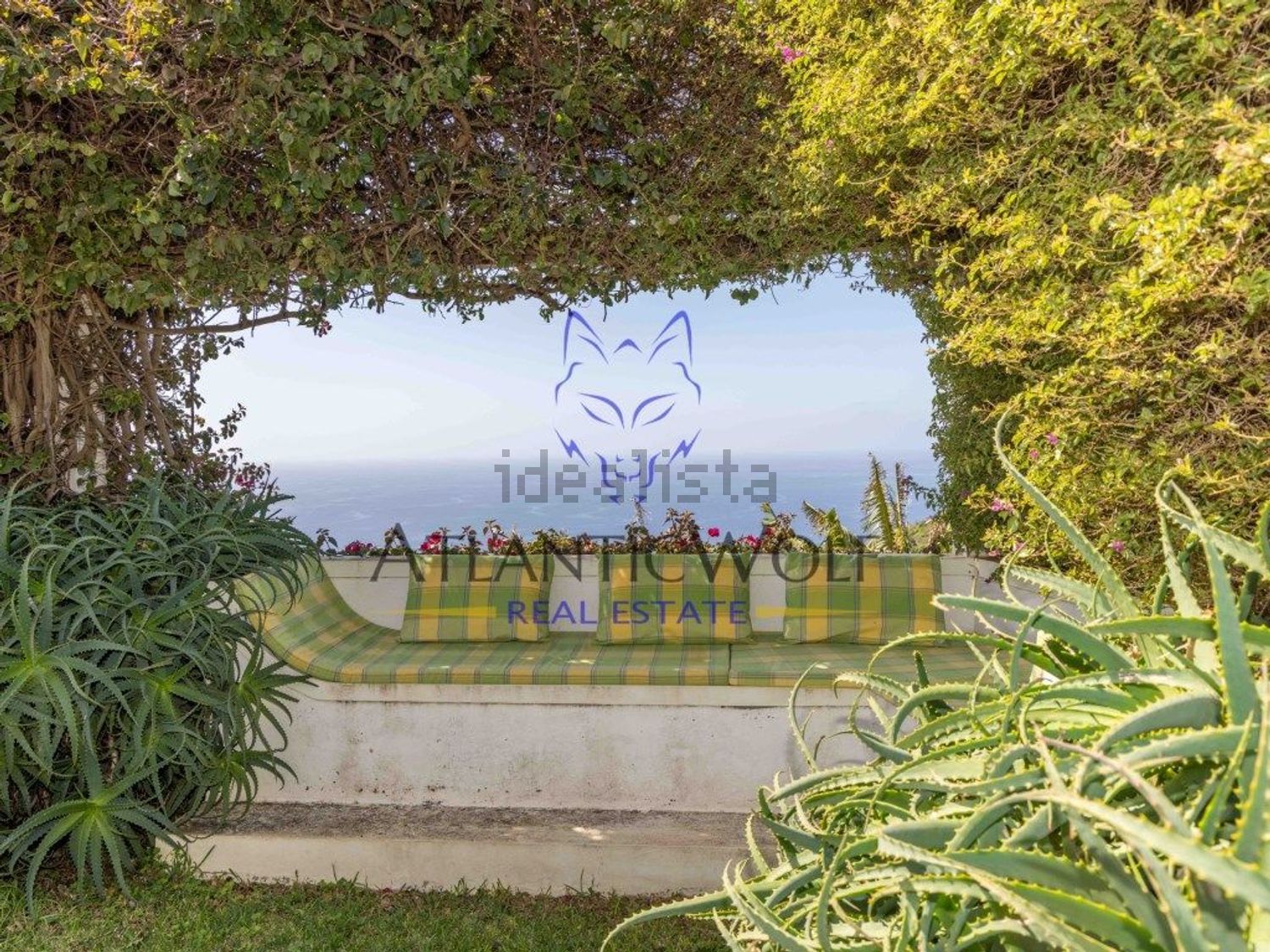 小楼房或独栋别墅出售在Estrada da Urb. Vista Mar e Sol, 11 - 花园