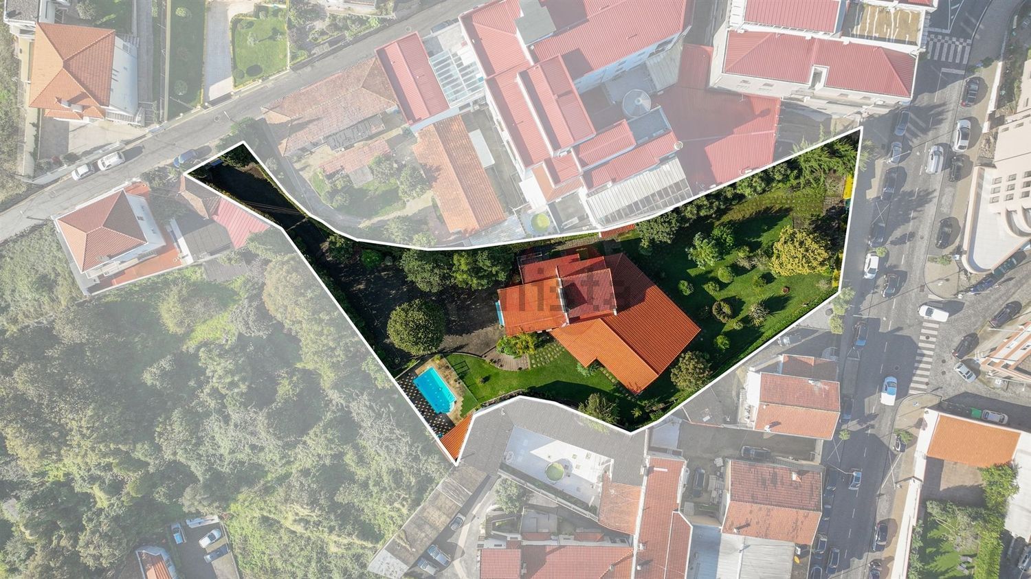 小楼房或独栋别墅出售在Avenida Bombeiros Voluntários, 237 - 照片
