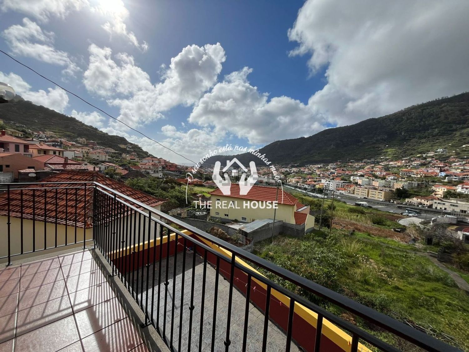小楼房或独栋别墅出售在Machico - 阳台