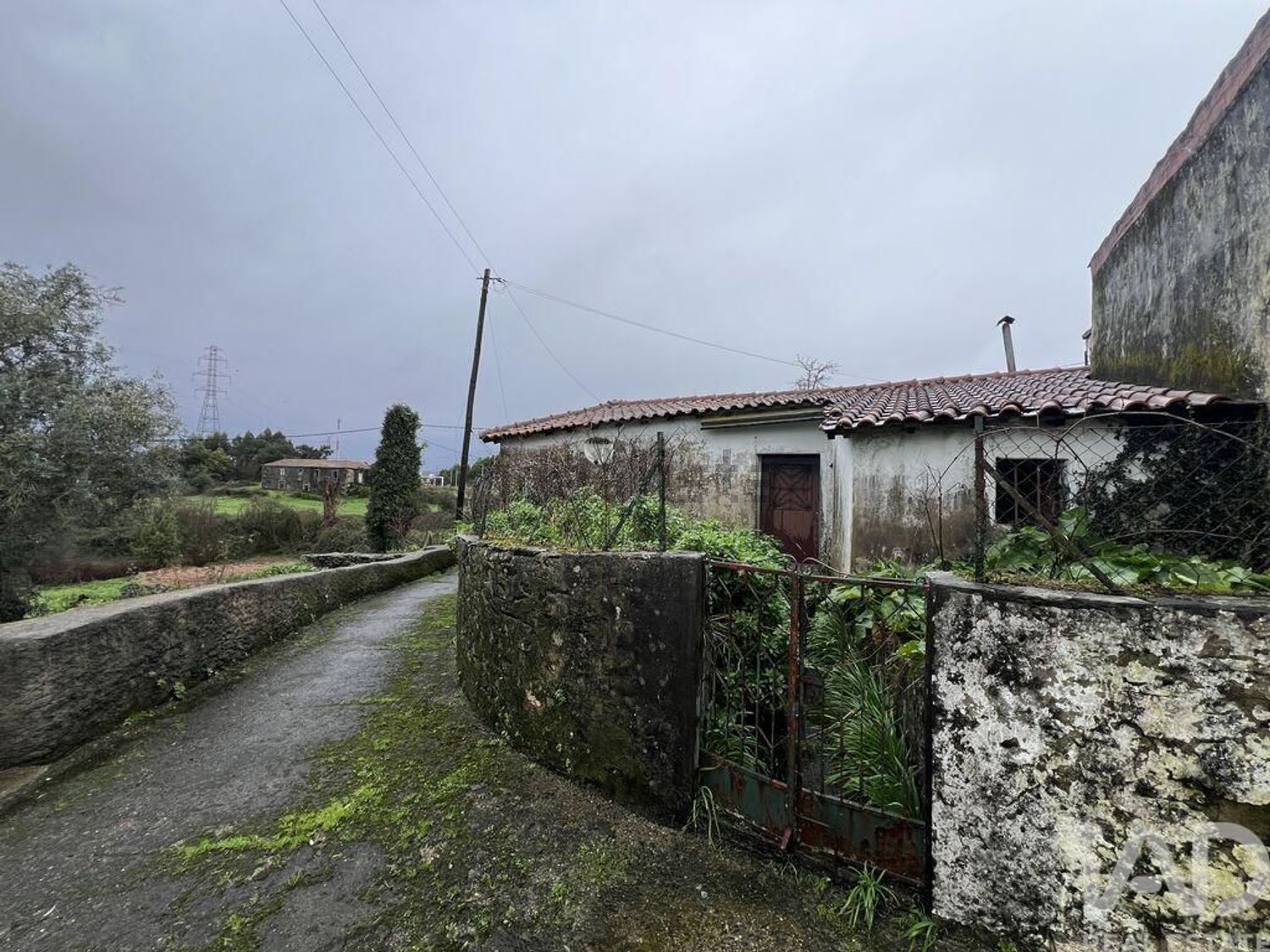 小楼房或别墅出售在Campo e Sobrado - 外立面