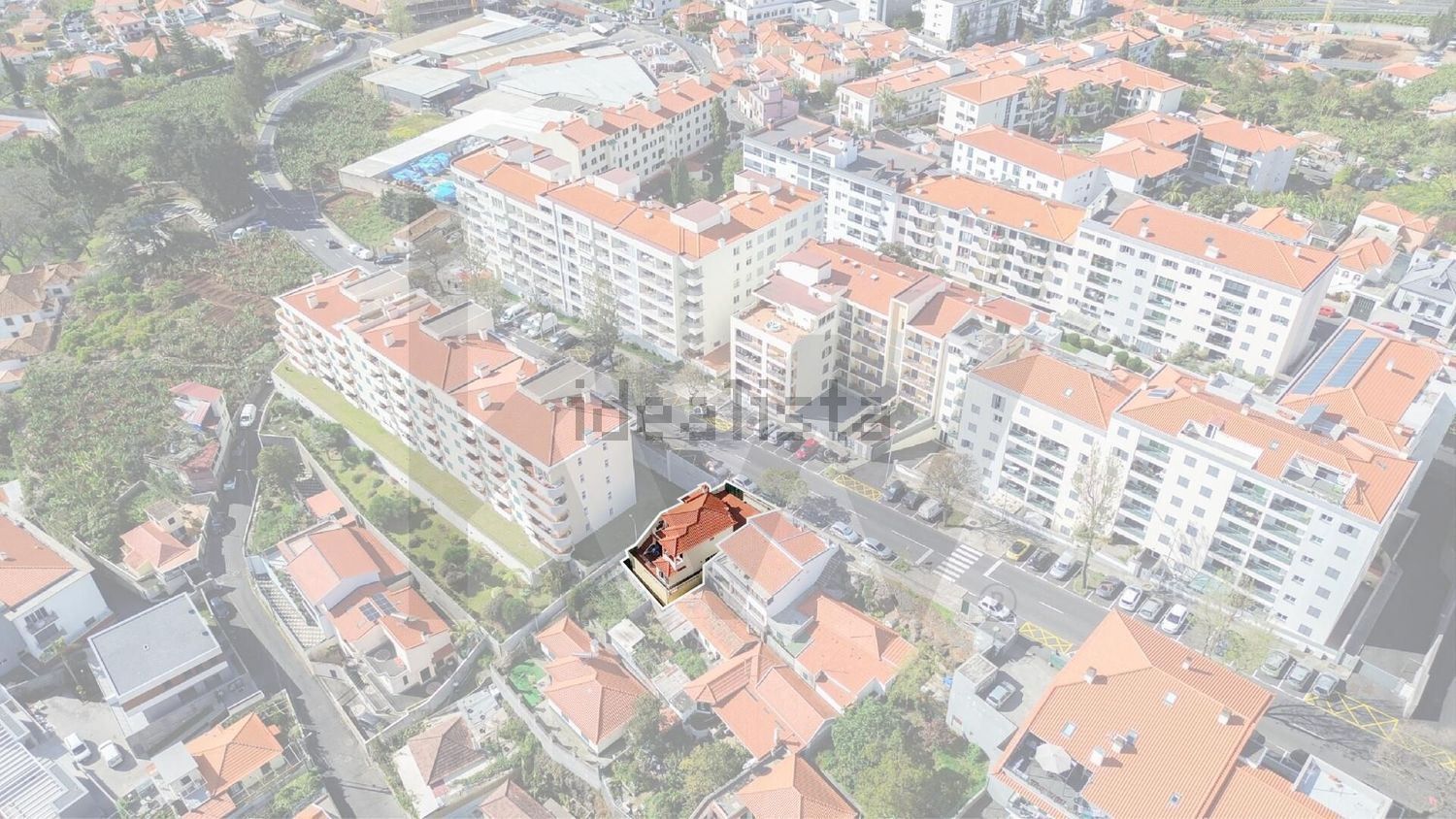 小楼房或独栋别墅出售在Avenida da Madalena s/n - 照片