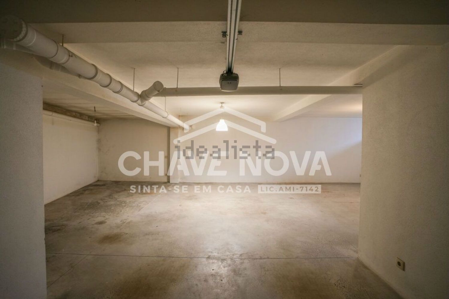 小楼房或独栋别墅出售在Rua São Bento - 停车位