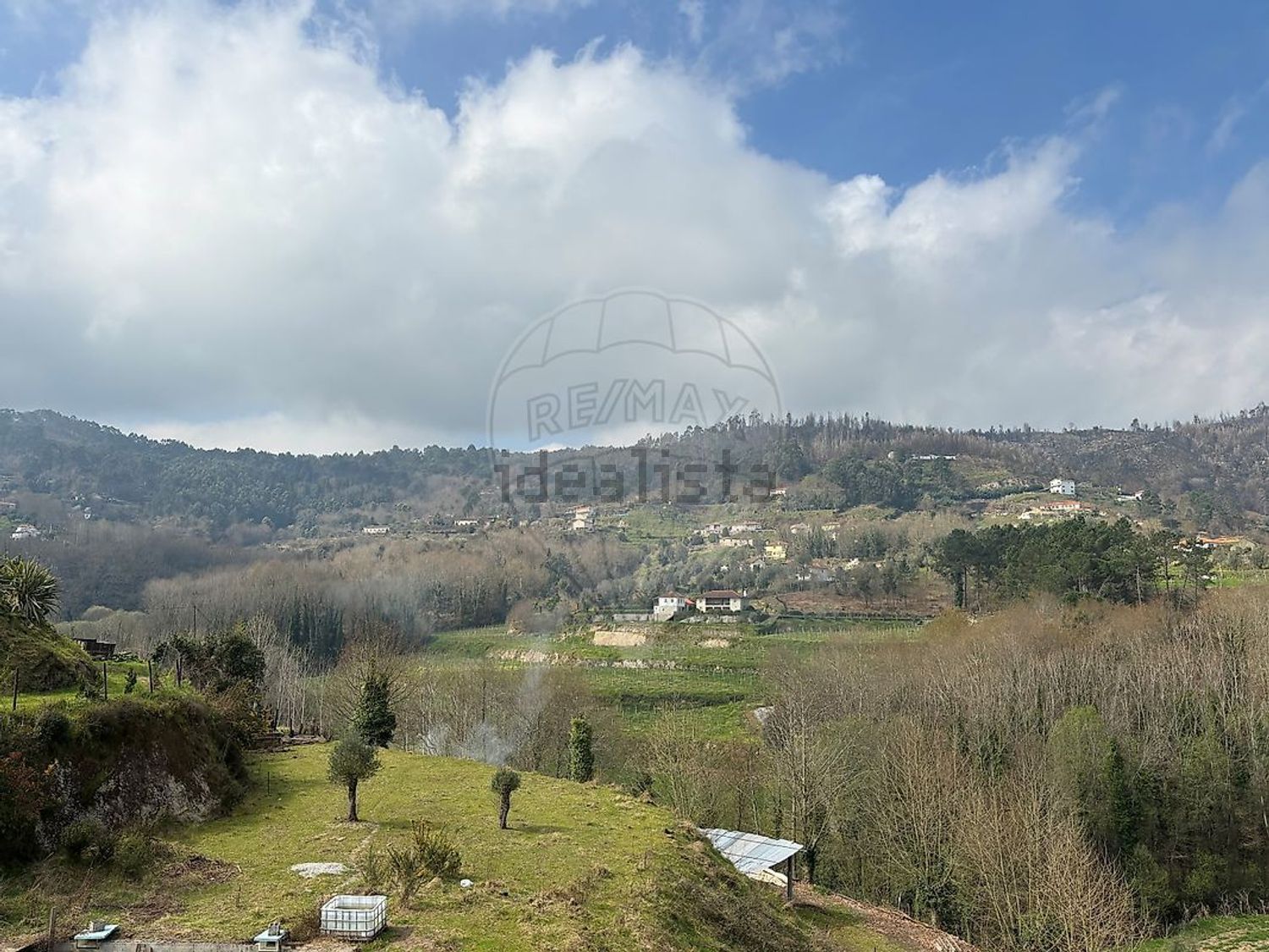 小楼房或独栋别墅出售在Rua de Vale do Porto - 视线