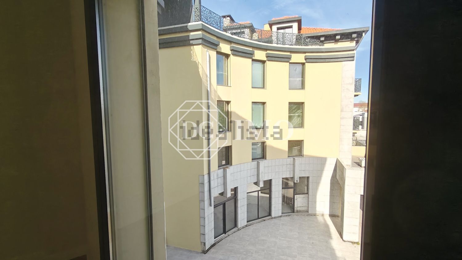 公寓 t2出售在Avenida do Município s/n - 露台