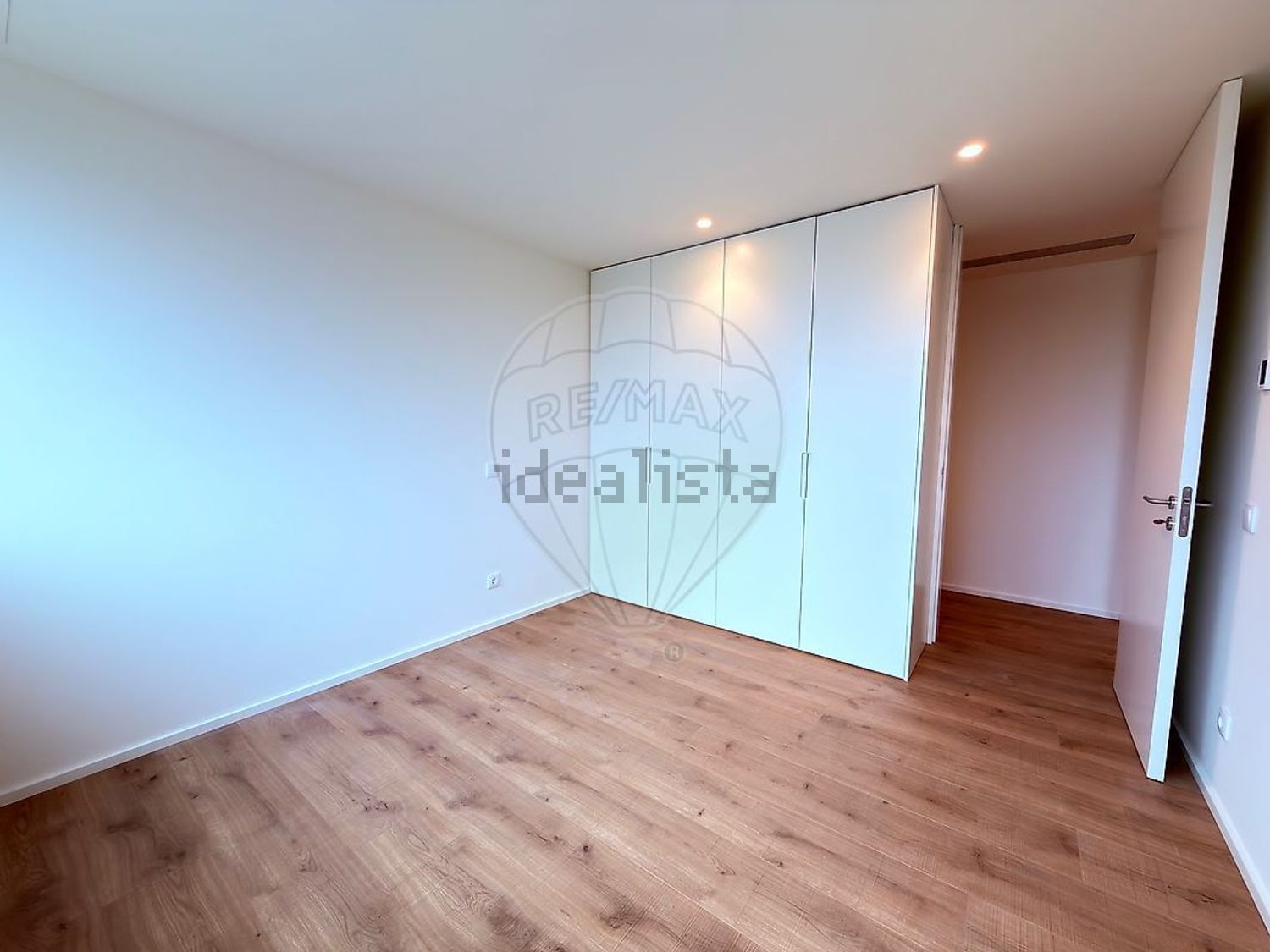 公寓 t3出售在Avenida Doutor Leonardo Coimbra, 99 - 居住