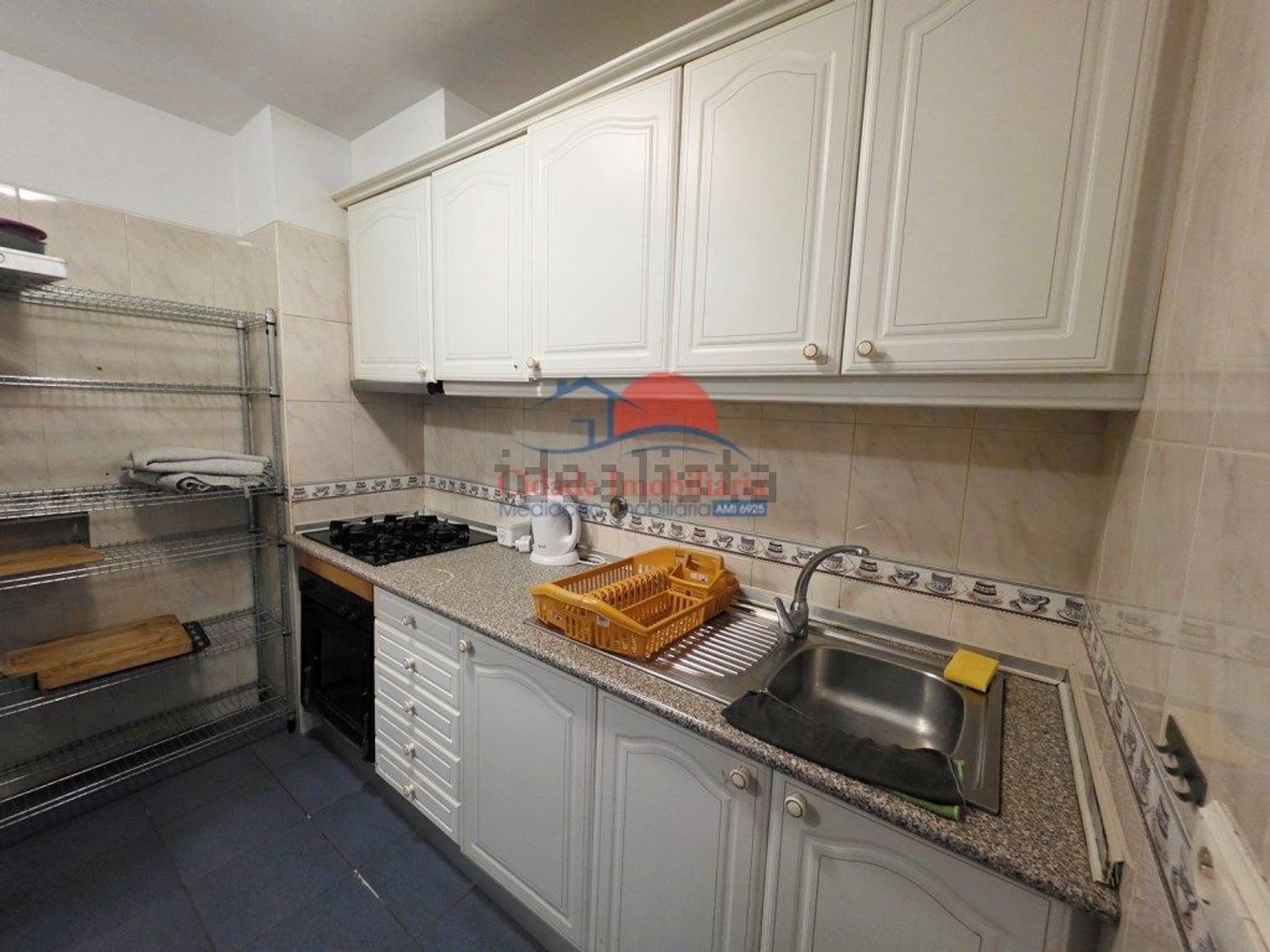 公寓 t1出售在Rua Silvestre Quintino de Freitas - 厨房