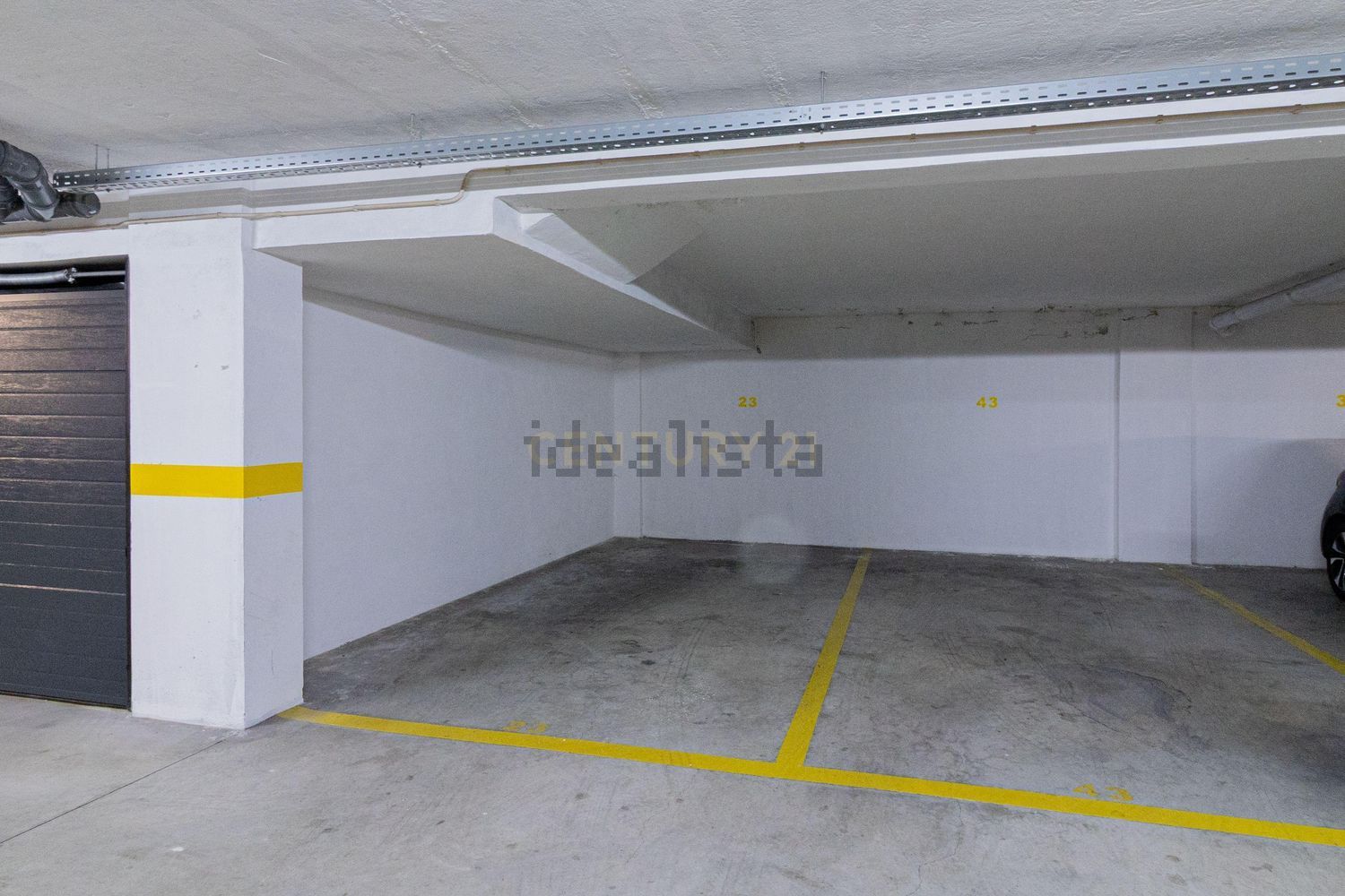 出租公寓 t2在Rua Cândido de Sousa, 7 - 停车位