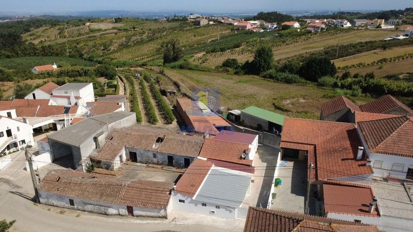 小楼房或别墅出售在Rua das Poças Nabiças s/n