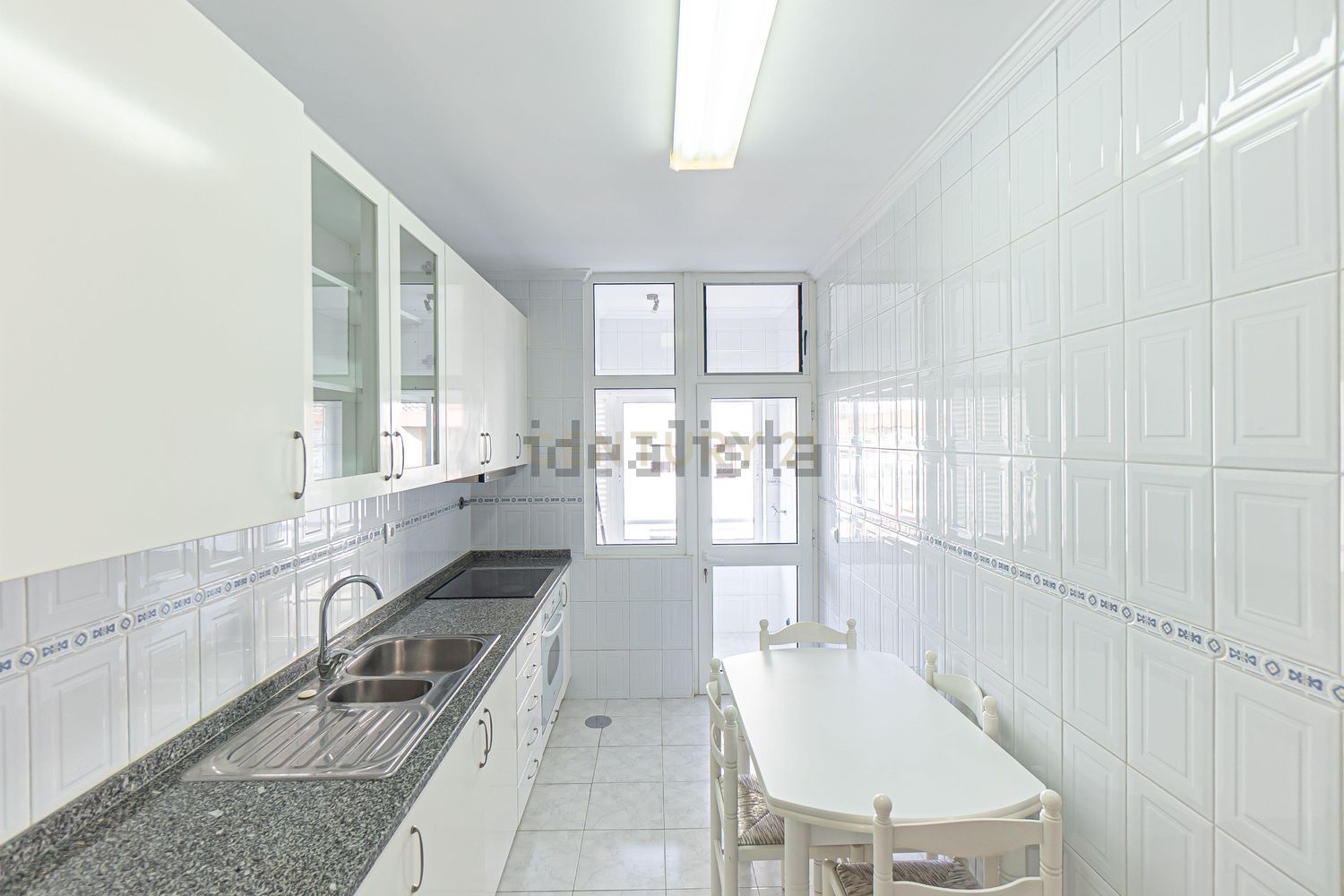 出租公寓 t2在Avenida Dom João I, 689 - 厨房