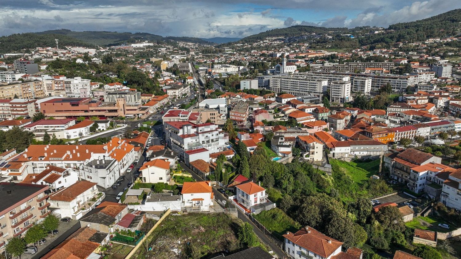 小楼房或独栋别墅出售在Avenida Bombeiros Voluntários, 237 - 照片