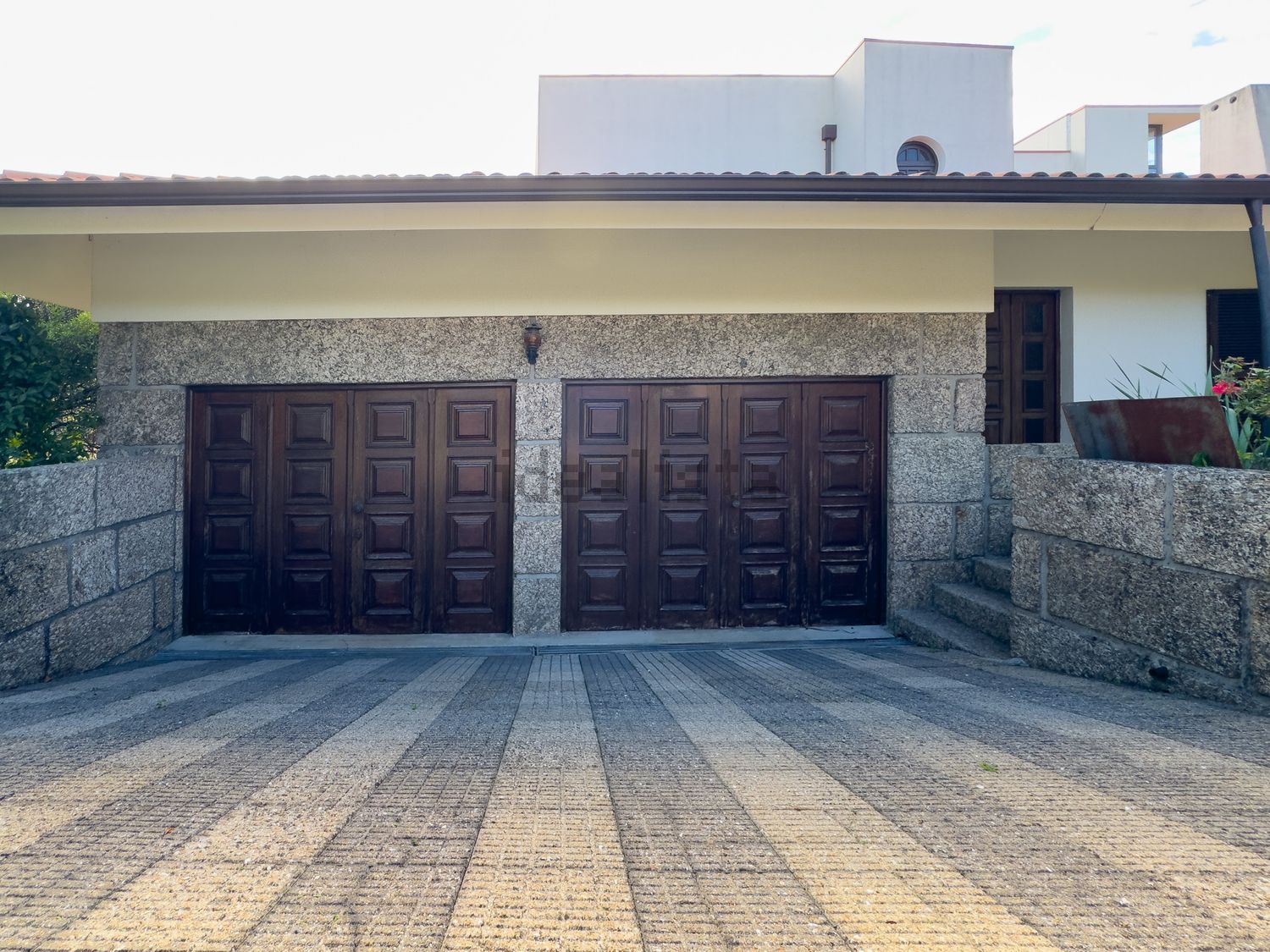 小楼房或独栋别墅出售在Rua de Calvelos, 365 - 视线