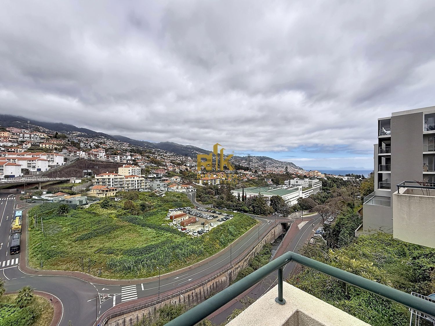 公寓 t4出售在Avenida da Madalena , Conjunto Habitacional Madalena , Bloco F2 s/n - 照片