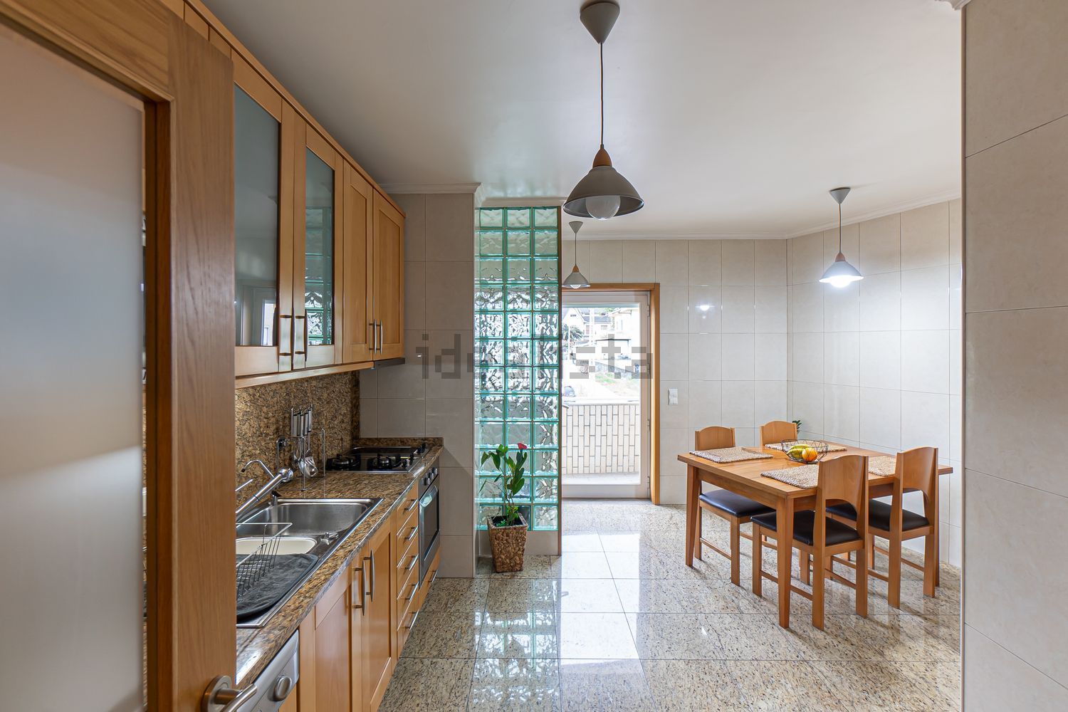 公寓 t2出售在Rua dos Castanheiros, 292 - 厨房