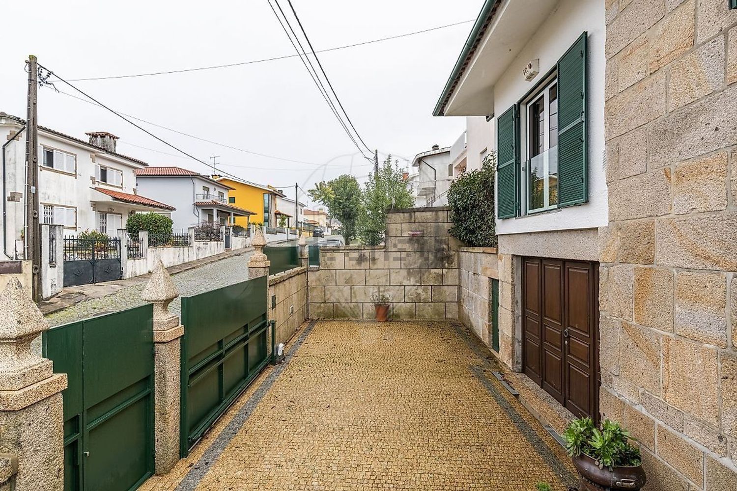 小楼房或独栋别墅出售在Rua Teixeira de Queiroz, 35 - 露台