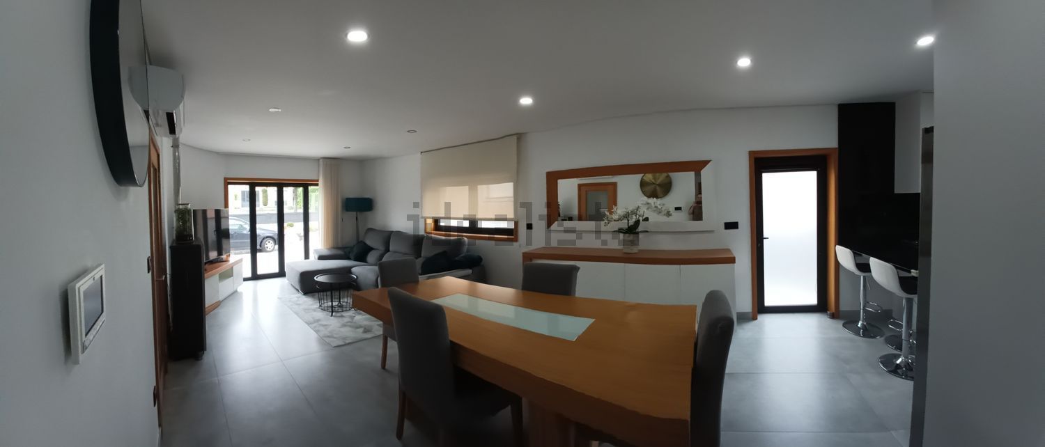 小楼房或独栋别墅出售在Rua da Cumieira, 53 - 客厅