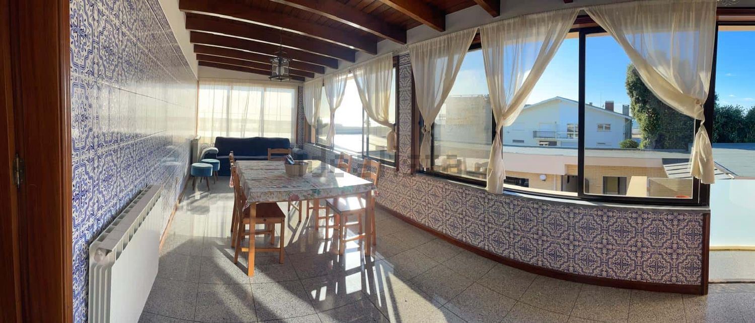 出租公寓 t4在Rua da Quinta de Calvelhe, 925 - 客厅