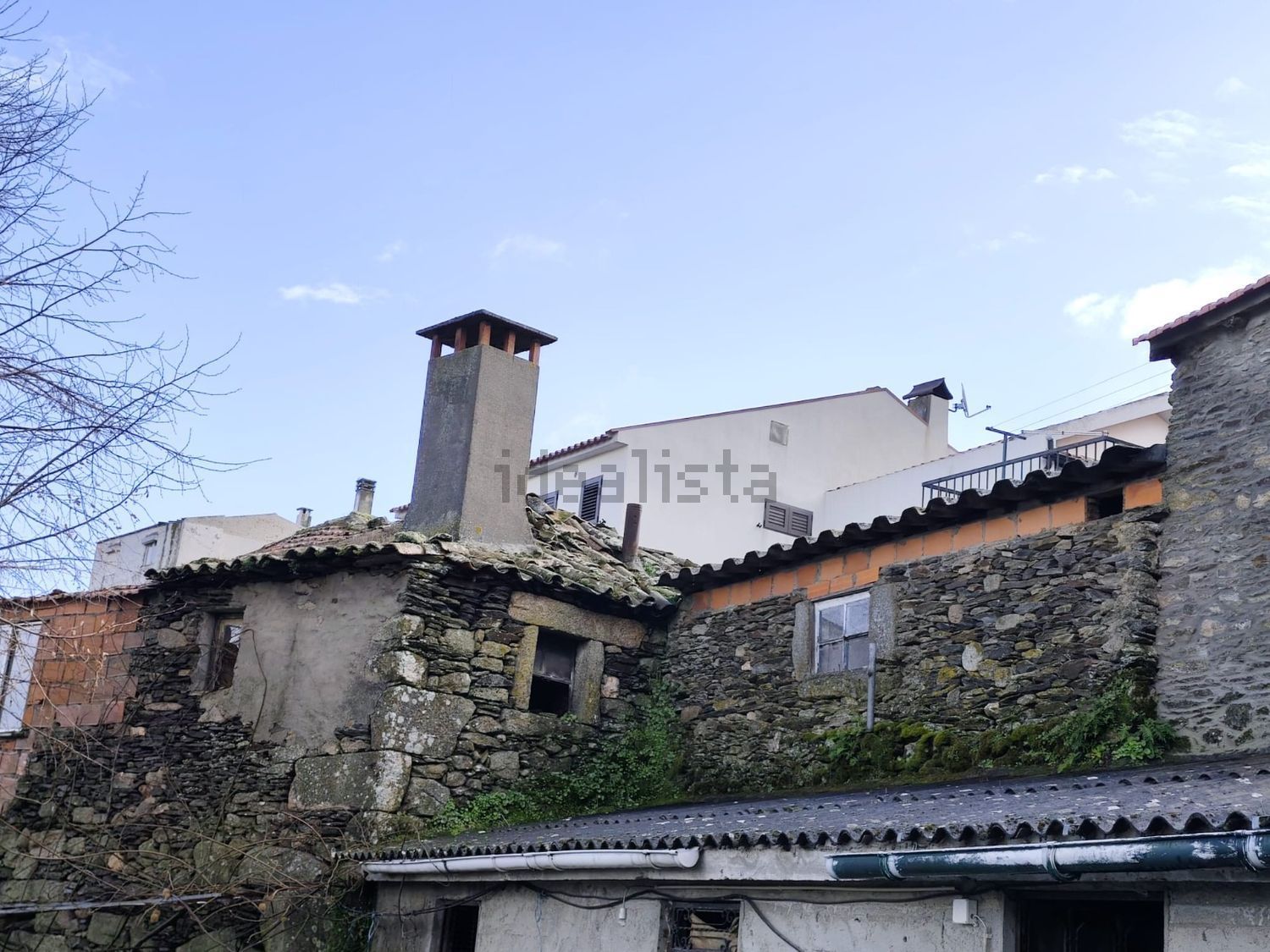双拼别墅出售在Rua Magalhães Coutinho s/n - 详情