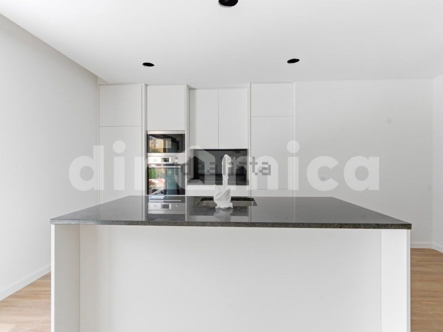 公寓 t3出售在Rua Flávia Estefânia Guimarães, 209 - 厨房